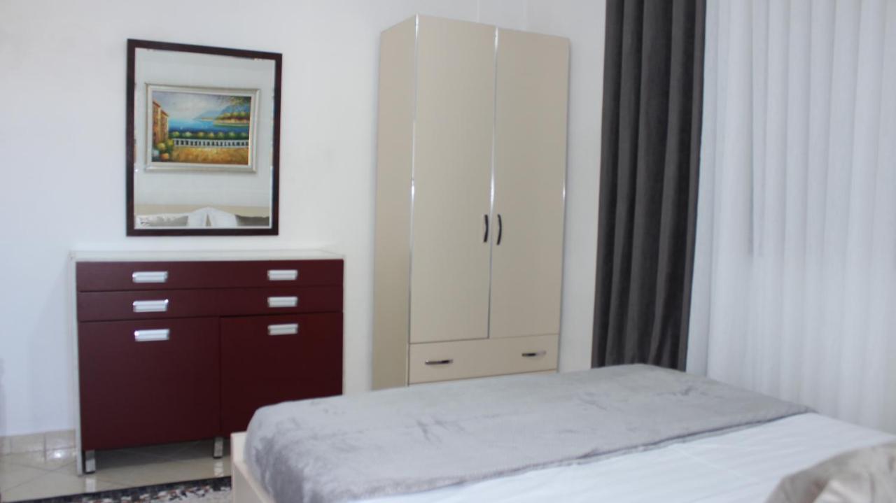 Deni'S Family Apartment In New Blvd Тирана Экстерьер фото